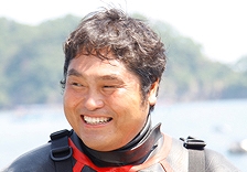 くまちゃんの愛称で親しまれる三ボラ代表の佐藤寛志さん。メディアの露出も多く、ダイバーにはすっかりおなじみの顔