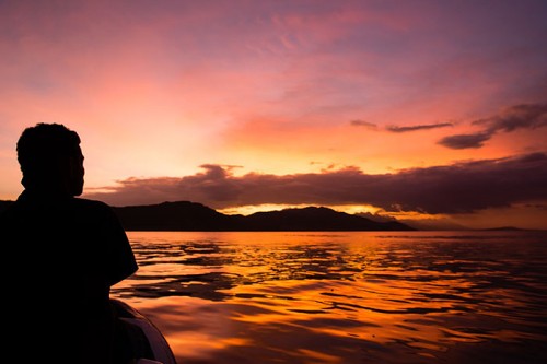 パプアニューギニアの夕焼け（撮影：岡田裕介）