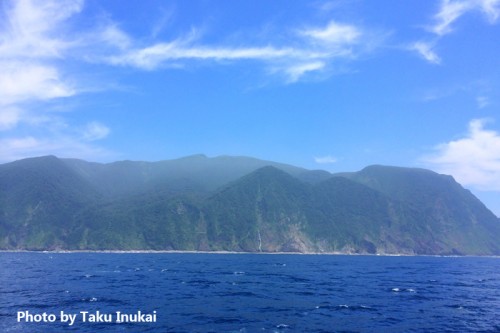 晴れた日の御蔵島
