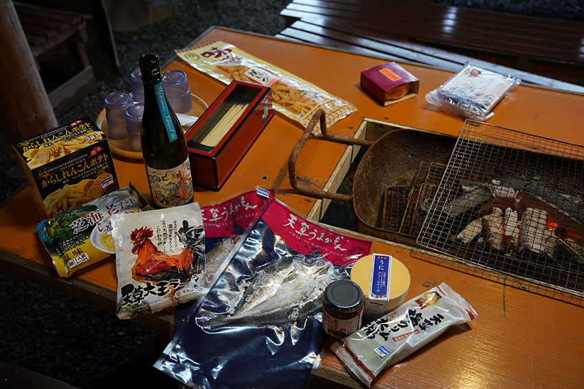 「天草海鮮蔵」のお土産コーナーにある土産物