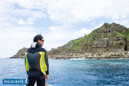 海鳥の繁殖地として国の天然記念物に指定されている『仲ノ神島』通称オガン