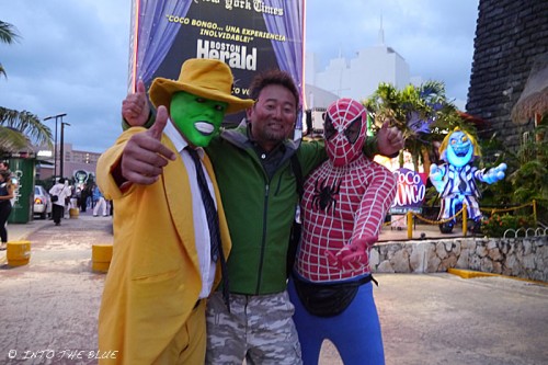 メキシコのスパイダーマンと越智隆治