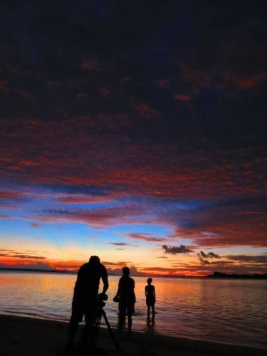 パプアニューギニア、リセナン島の夕焼け