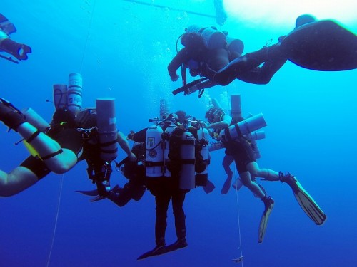エジプト人ダイバーが、ダイビング潜水深度332.35mのギネス記録達成！