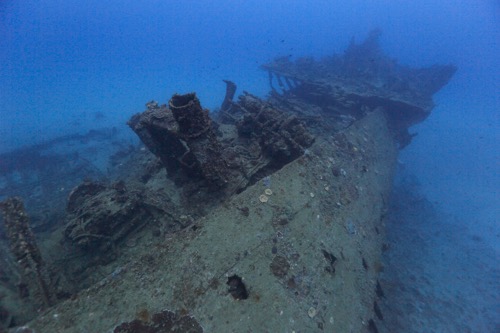 小笠原の沈船を解明せよ 海中に静かに眠る無数の戦跡 ダイビングと海の総合サイト オーシャナ