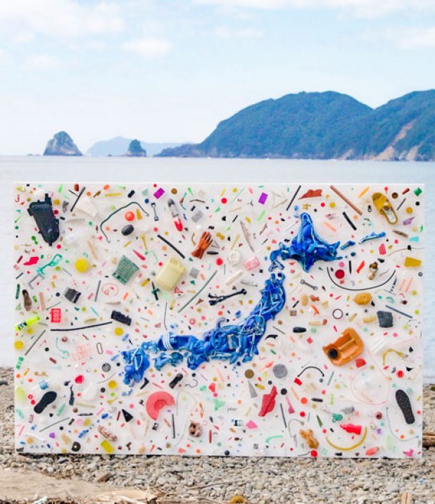 海に沈んでしまうかもしれない町と、ごみアーティストがコラボアートに込めた想いとは