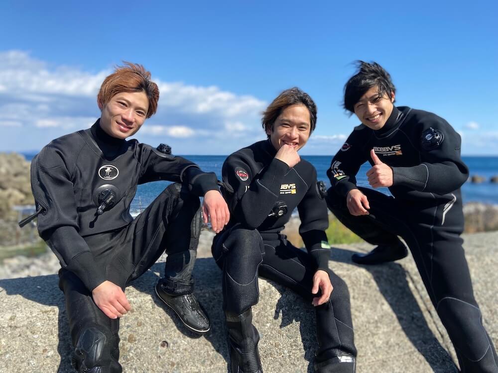特撮ヒーローユニット「特撮Boyz」が初ダイビングに挑戦！水中でのダンス動画あり