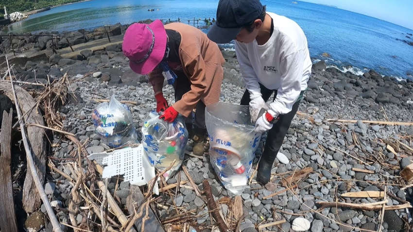 実践しながらゴミの現状を学んでいく