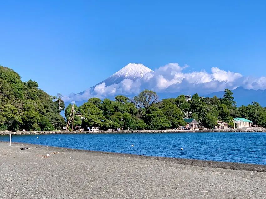 富士山を望む景勝地でもある大瀬崎