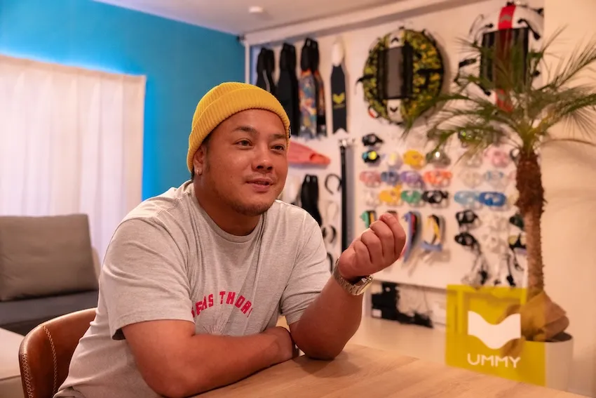 フリーダイビングの競技をはじめ、スキンダイビングや水中撮影を行う夏井さん自身のこだわりがUMMYの器材やアパレルには反映されている