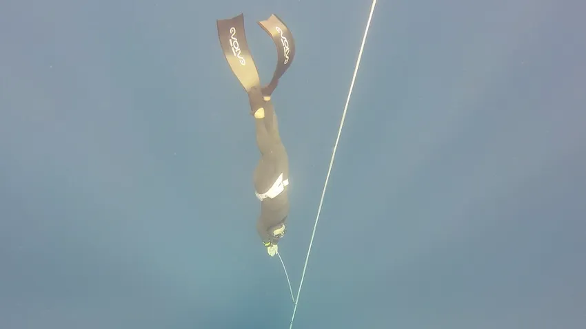 ハンズフリーで耳抜きできる