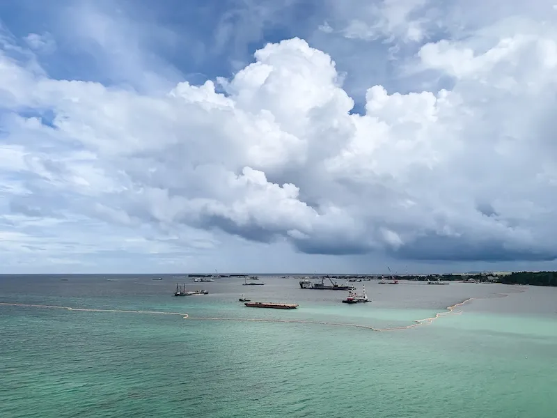 辺野古・大浦湾の米軍新基地建設現場