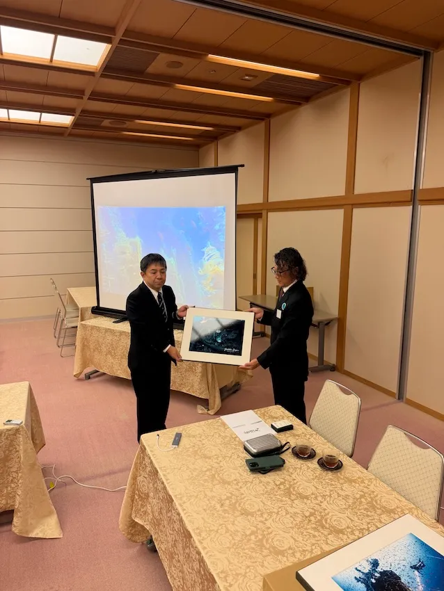 日本郵船の清原さん（左）