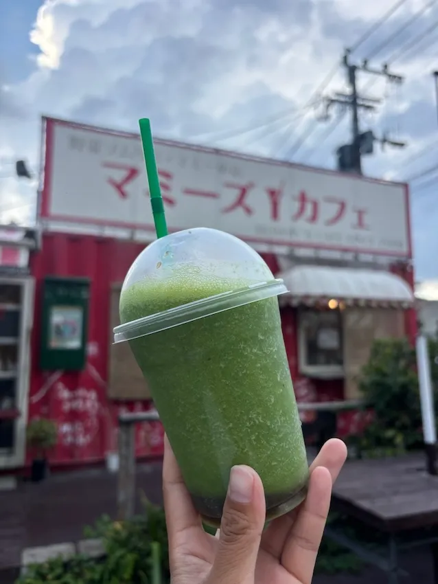 滞在中に何度も飲んだマミーズカフェの「黒酢ミックス」