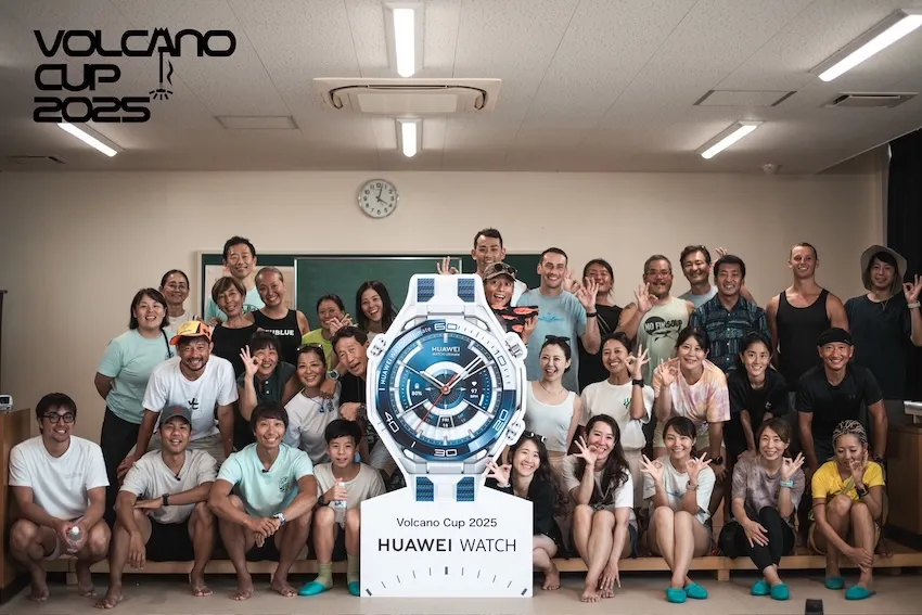 開会式が行われた旧改新小学校にて