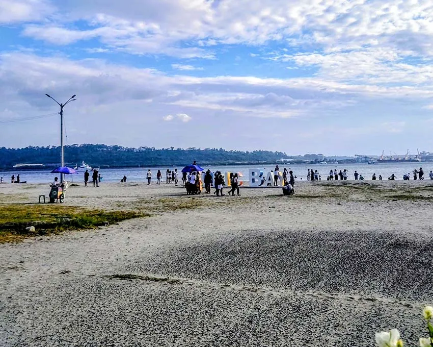 スービック経済特別区ビーチ沿いの写真