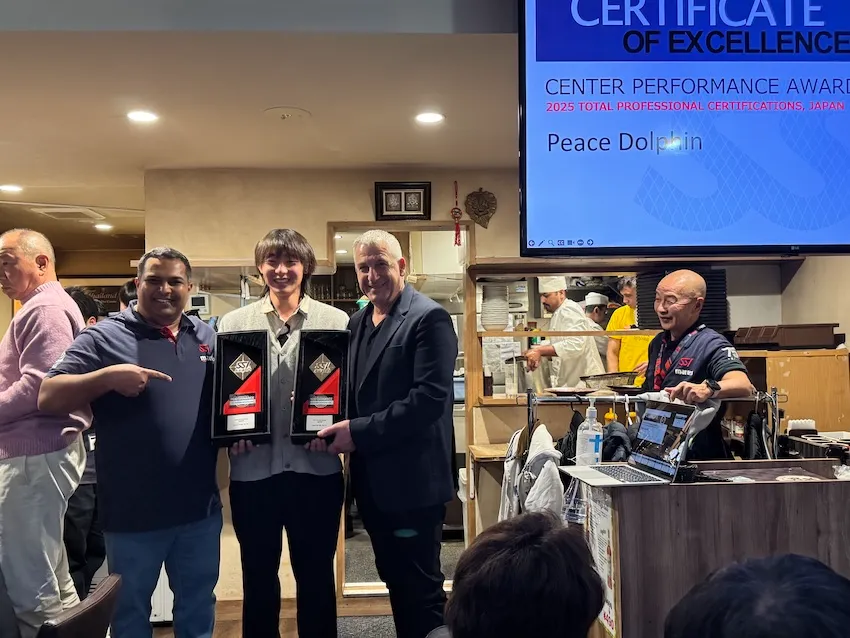 二つのアワードを受賞したピースドルフィン