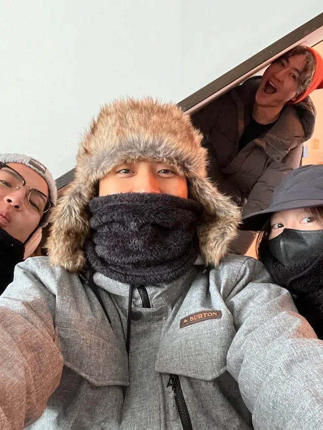 左が高山氏、右奥が濱崎氏、右下が高橋氏