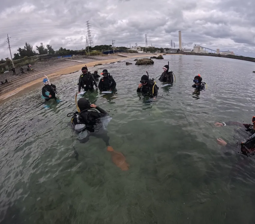 前日に学んだ内容を海で実施していく