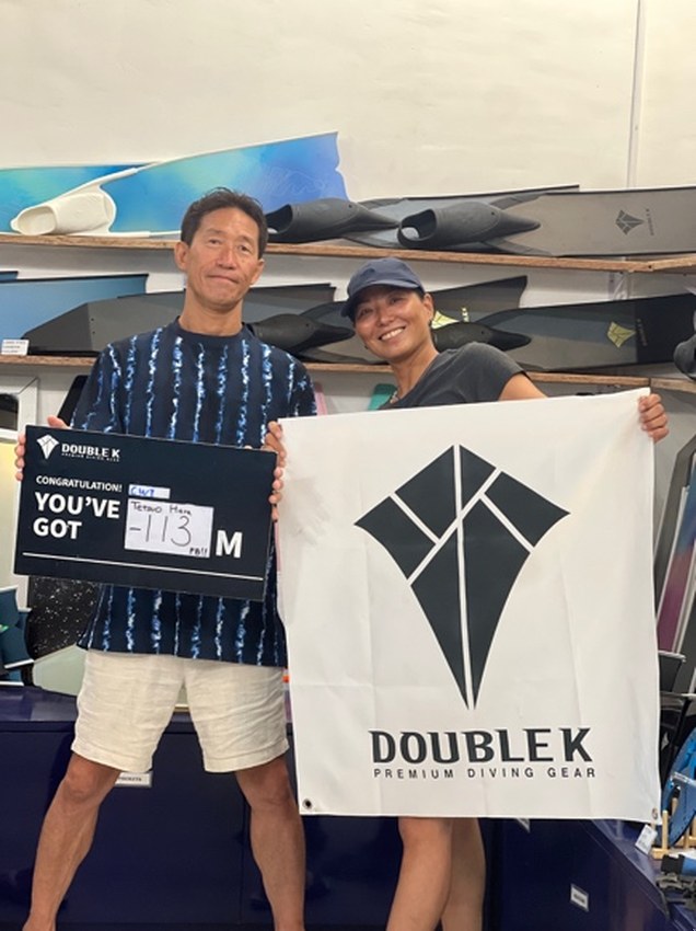 ギネス記録達成時にコーチとしてサポートした河野美絵氏（右）と