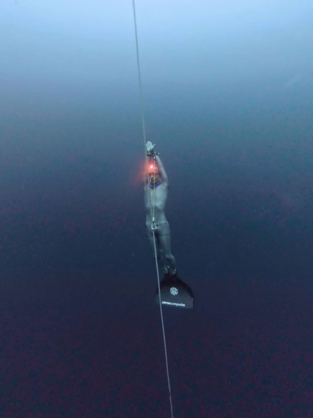 CWT-113mから浮上中の原氏