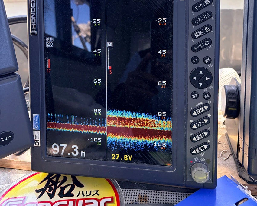 魚群探知機に映し出される長良