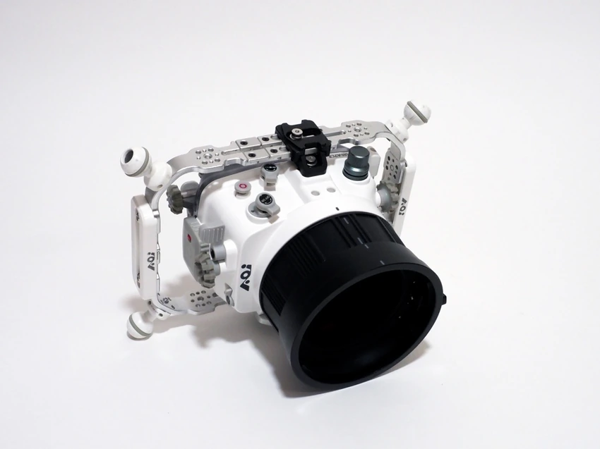 ハウジングにER-AX_AX-40をセット